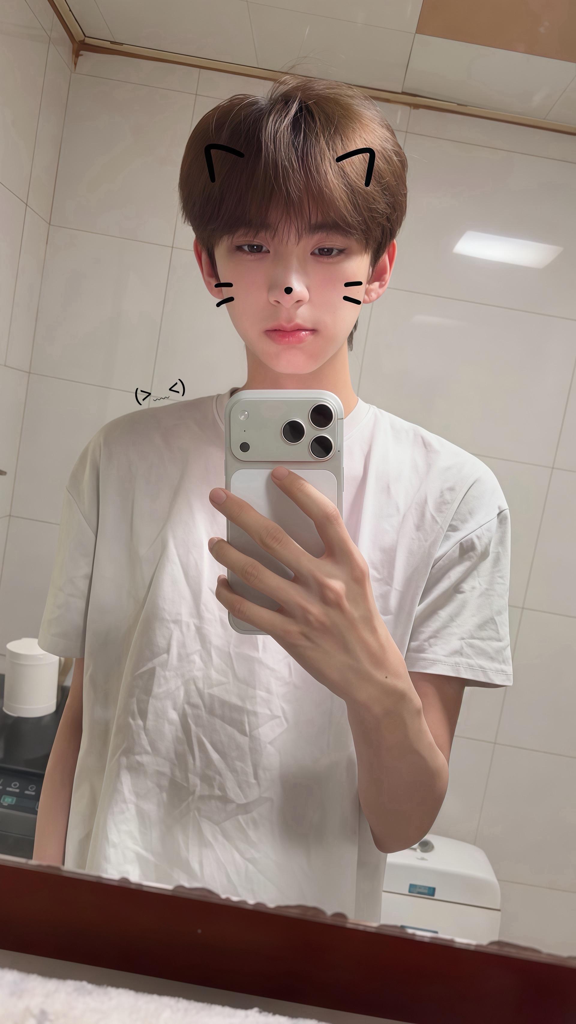 把我的世界搅得一团糟还在这萌萌的笑！