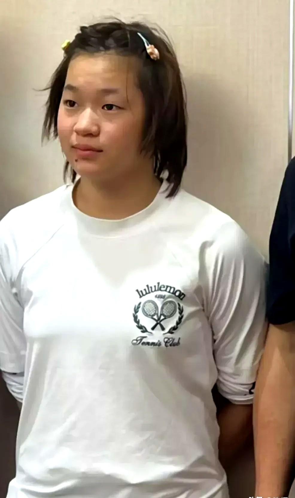 全红婵被说胖到退役？

先别急着唱衰，真相可能让你脸红。

她正在疗伤，却被P图
