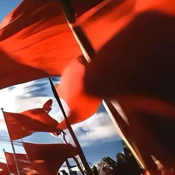 韩国网友问中国国庆只挂自己国旗 因为我们是真正的主权国家[点赞] ​​​