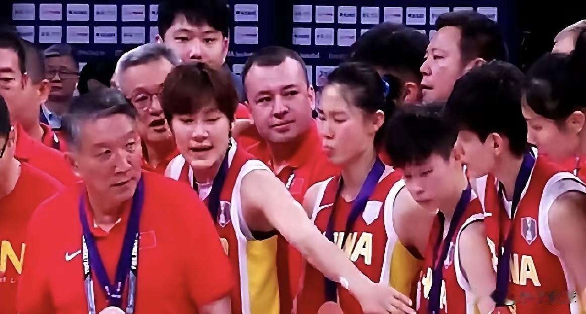 宫鲁鸣这步棋，是真糊涂还是装糊涂？

各省队正为全运会拼得你死我活，宫鲁鸣偏在这