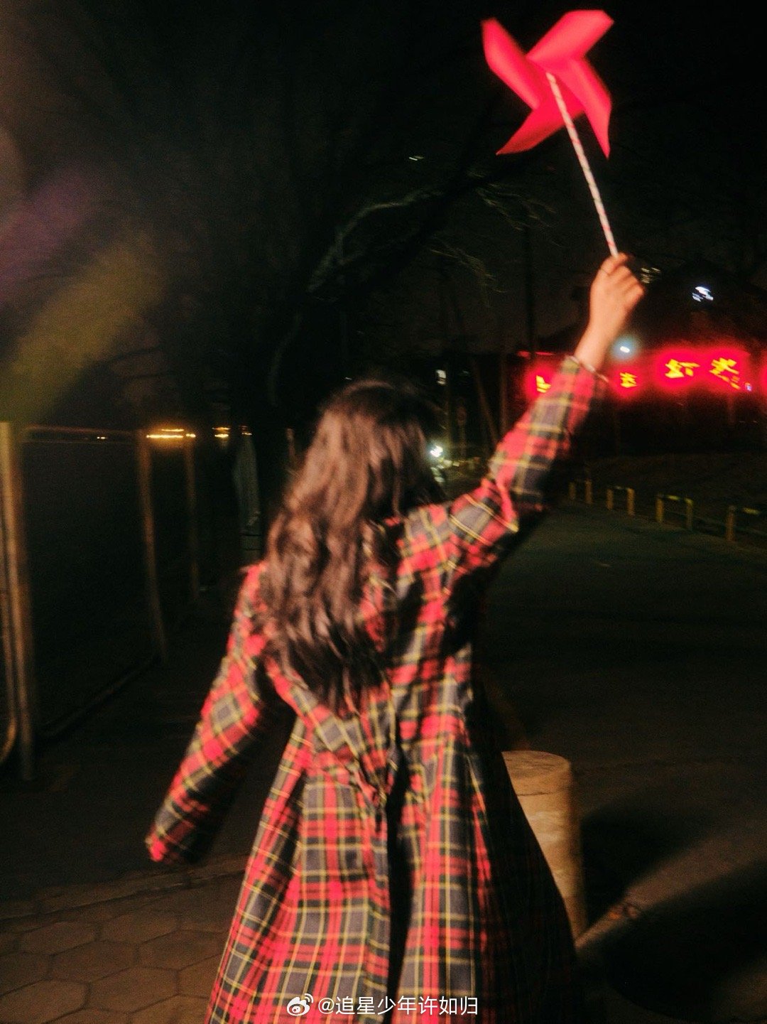 马思纯黄明昊这就穿上亲子装了电影我的妈耶 这波缘分真的太绝了！看完《我的妈耶》就