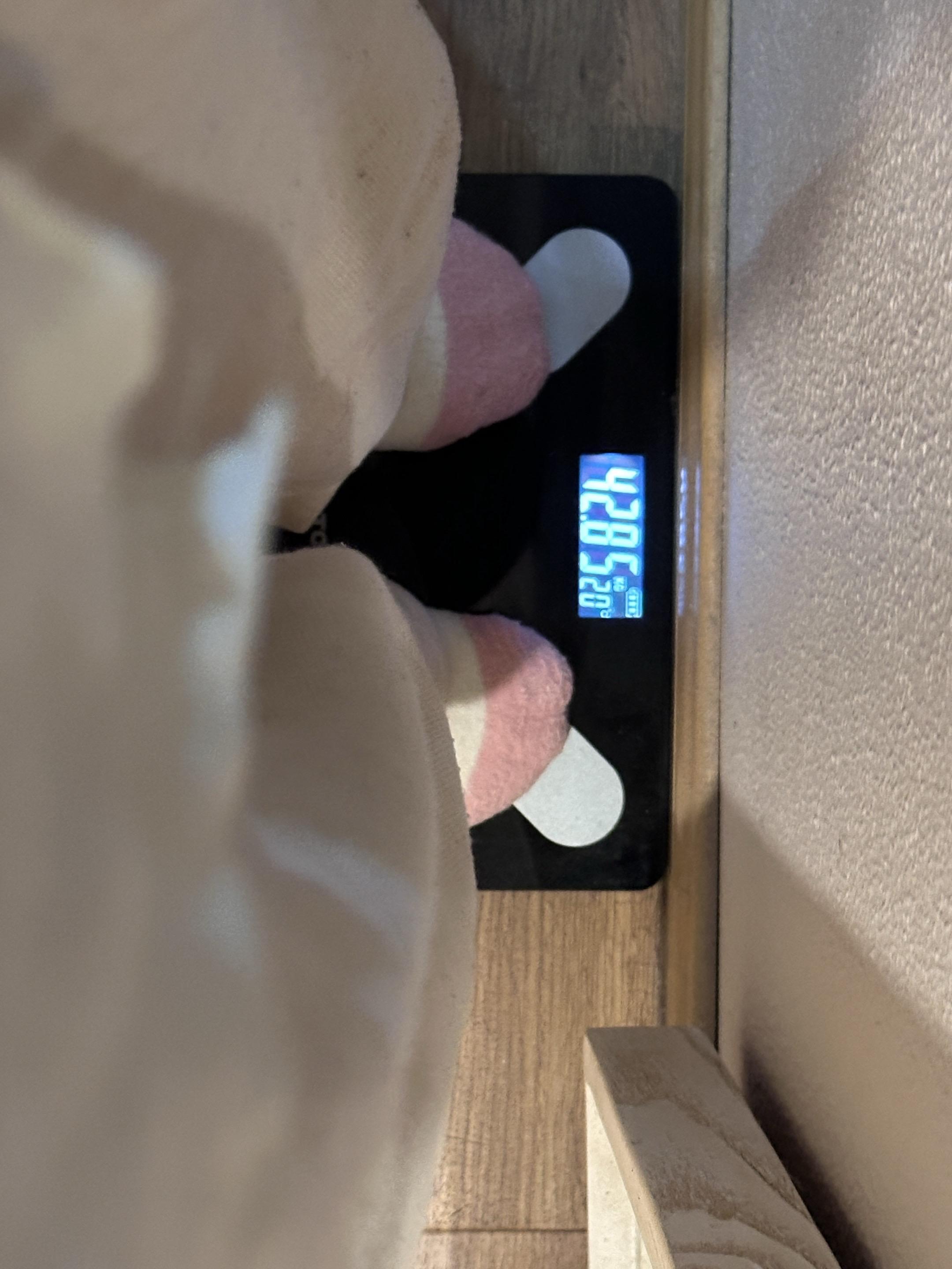 到底多漂亮才能被爱啊，哎