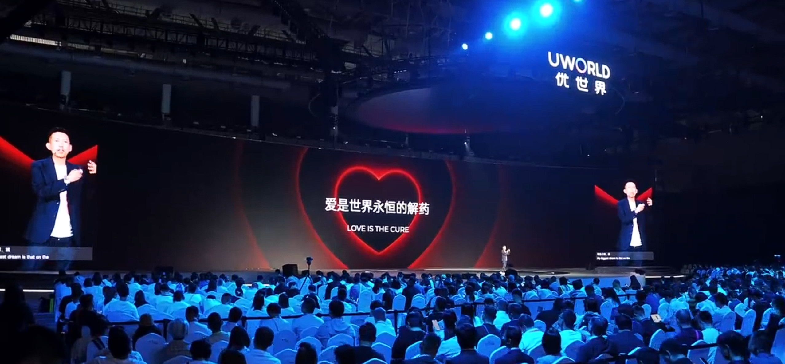 机器人伴侣价格11.98万至99万 好啊！！！这个、额~、这个那个、额~，一些地