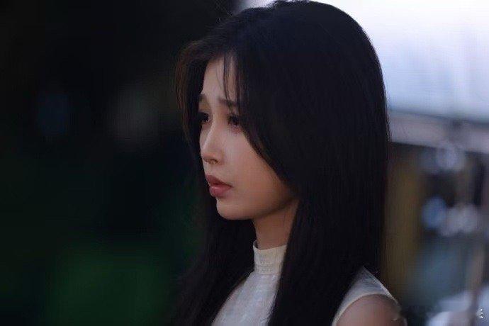 虞书欣演的姜暮是黑芝麻馅汤圆 软萌外表藏小心思，记仇又会撒娇，句句精准挖坑，虞书