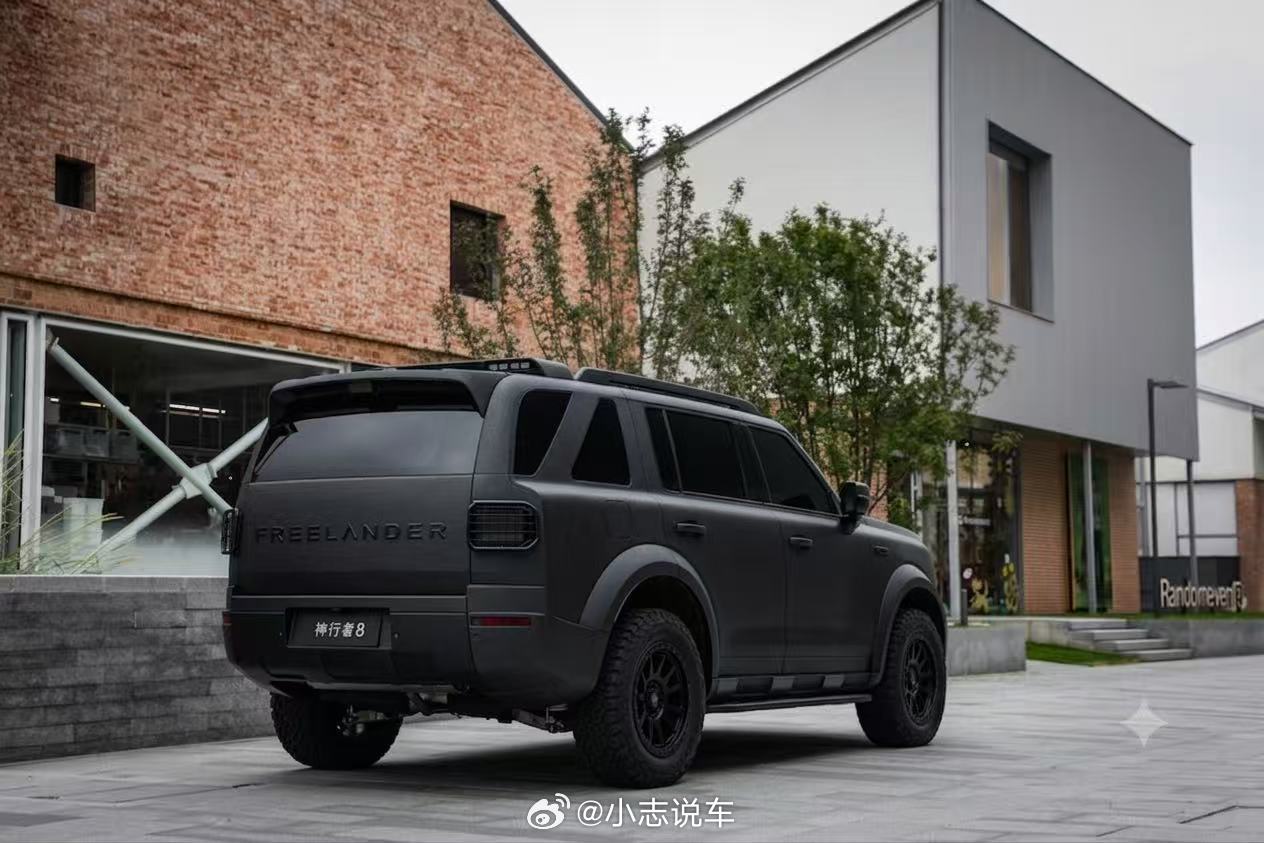 其实我的神行者8改装方案早想好了～谁能拒绝一台哑光黑大虎子？大五座，后备箱可以升