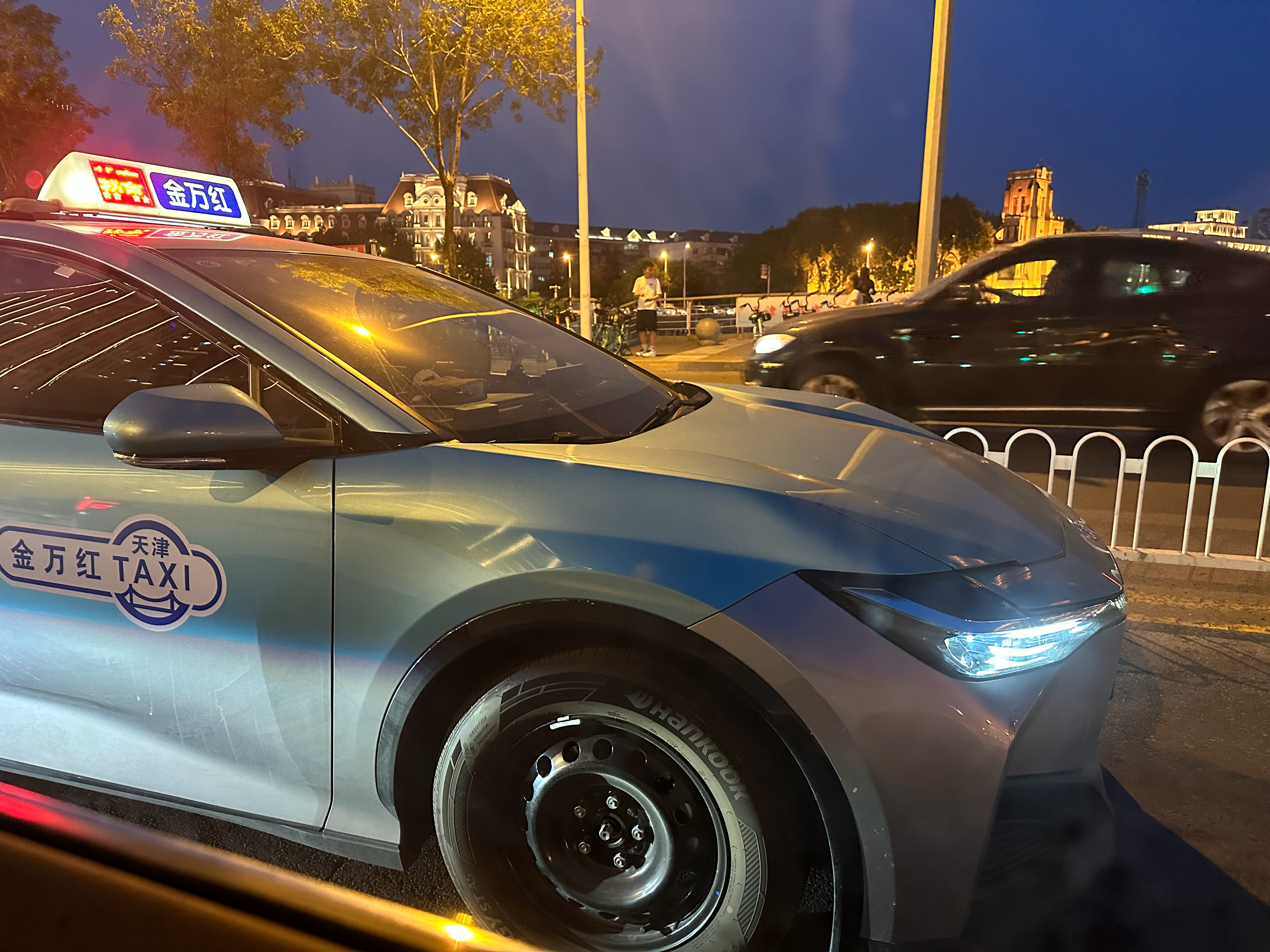 #一汽丰田bz3# 端午假期在天津发现，丰田bz3出租车版已陆陆续续投放（上牌的