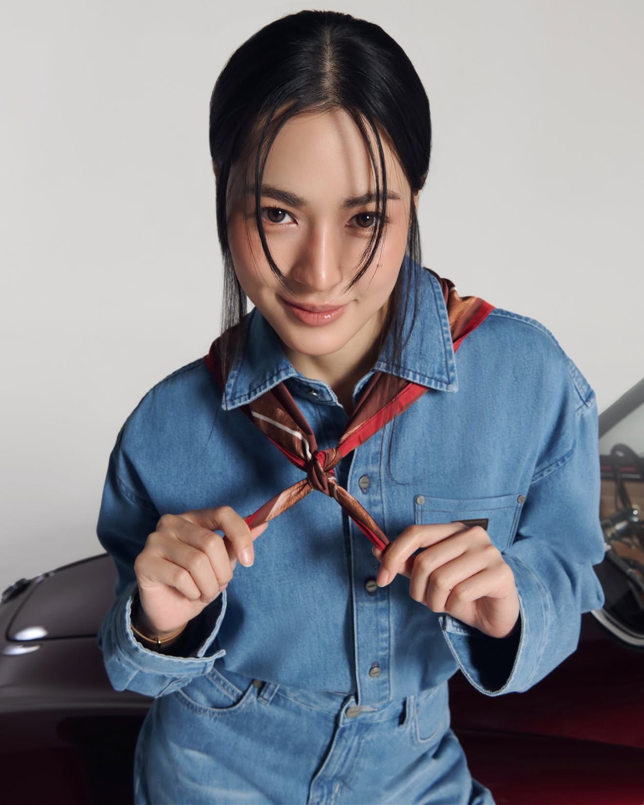 AW更新邝玲：最后坐在那里好像一只金毛狗🦮 ​​​