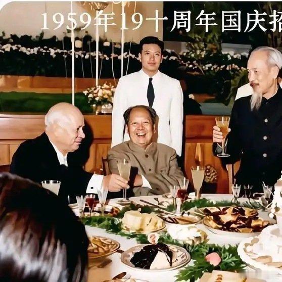 《（高清修复）1959国庆十周年重磅国宴，四千余人欢聚一堂，见证大国成长毛主席百