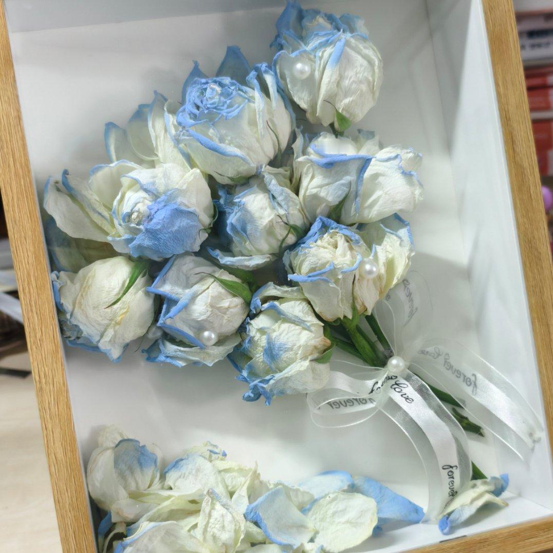 有在一点一点恢复感知幸福的能力。听了太多你很幼稚的话，会一直被撕扯的痛苦着想要挣