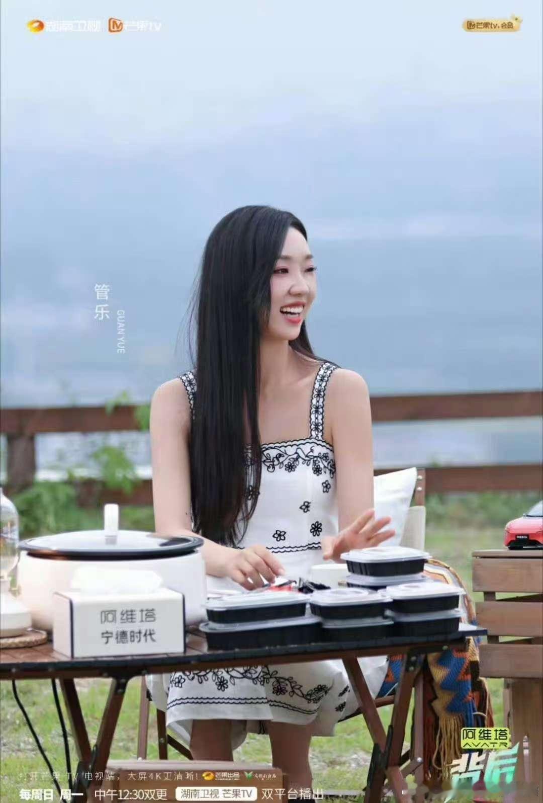 张小婉[超话]张泉灵说小婉和管乐是灵魂挚友湖南卫视背后张泉灵都点赞了，张小婉和管