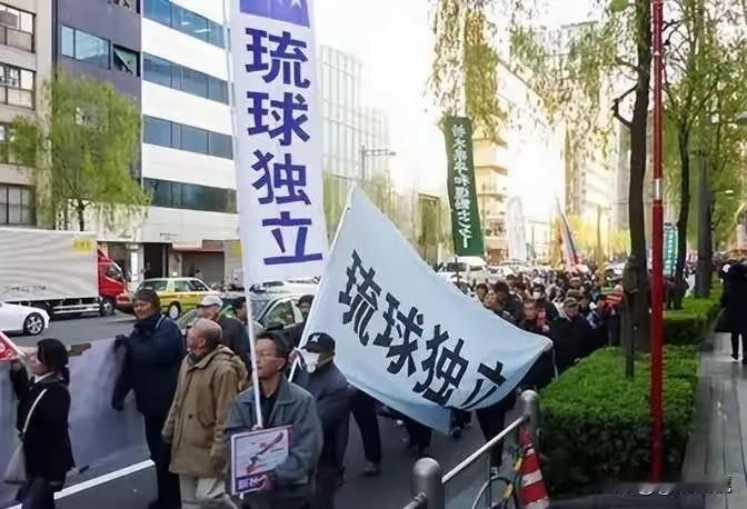 日本是唯一一个发动战争，造成他国巨大苦难而在战后没受到必要的适度的惩罚国家，相反