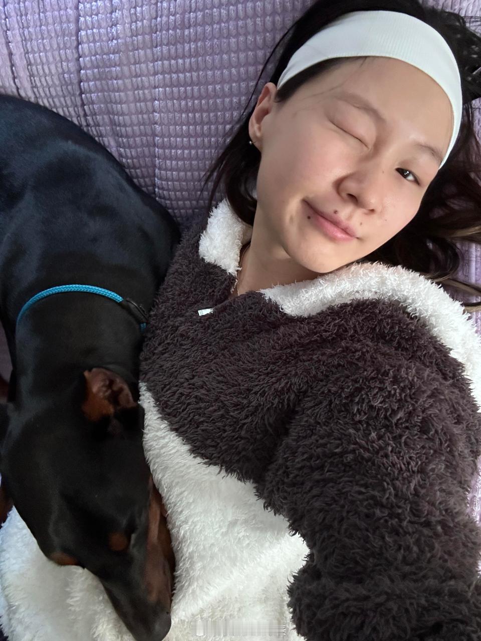 金靖产后状态  金靖产后近照状态  金靖产后近照状态，恢复的真好 