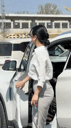 周末加班的姐姐最有味道打工加班族 加班劳苦 女员工休假 加班劳苦 女员工休假 第