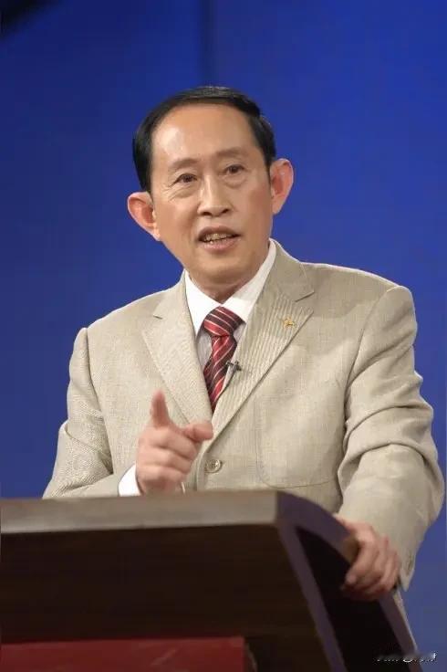 王立群说：“一个人最高级的自我保护，从来不是变强，而是这3句话：
1、不入对方的