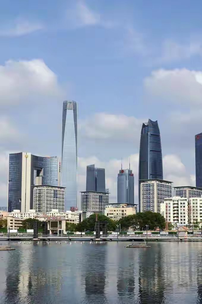 AI算力“血管”全面升级！光互连成算力新主线，十大核心标的盘点:  中际旭创、新