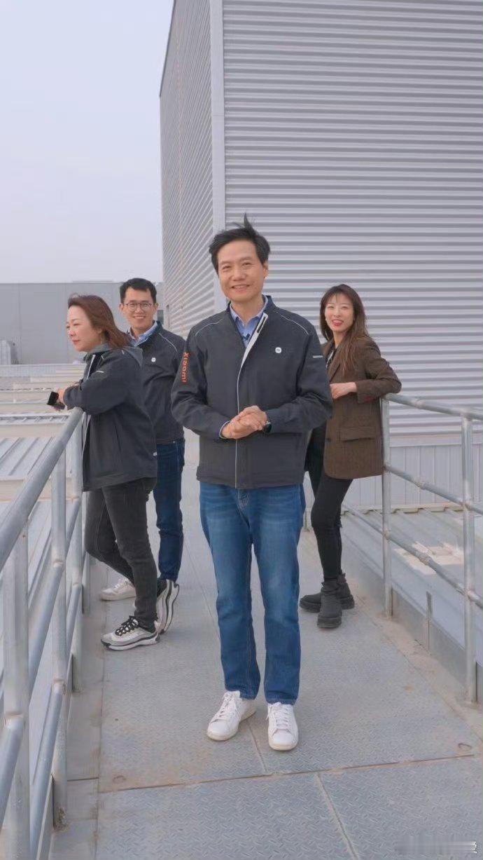 为什么雷军的口碑变了小米没有新品发布，没有花钱搞营销，网上的黑公关疯狂攻击雷总，