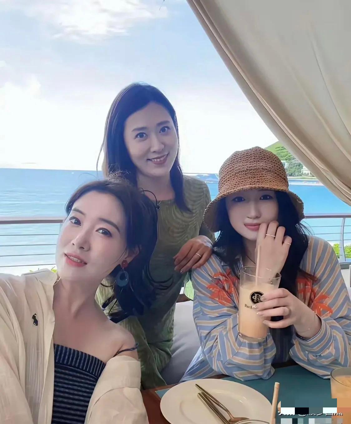 三位女生只有一位和你做朋友，你会选择哪个