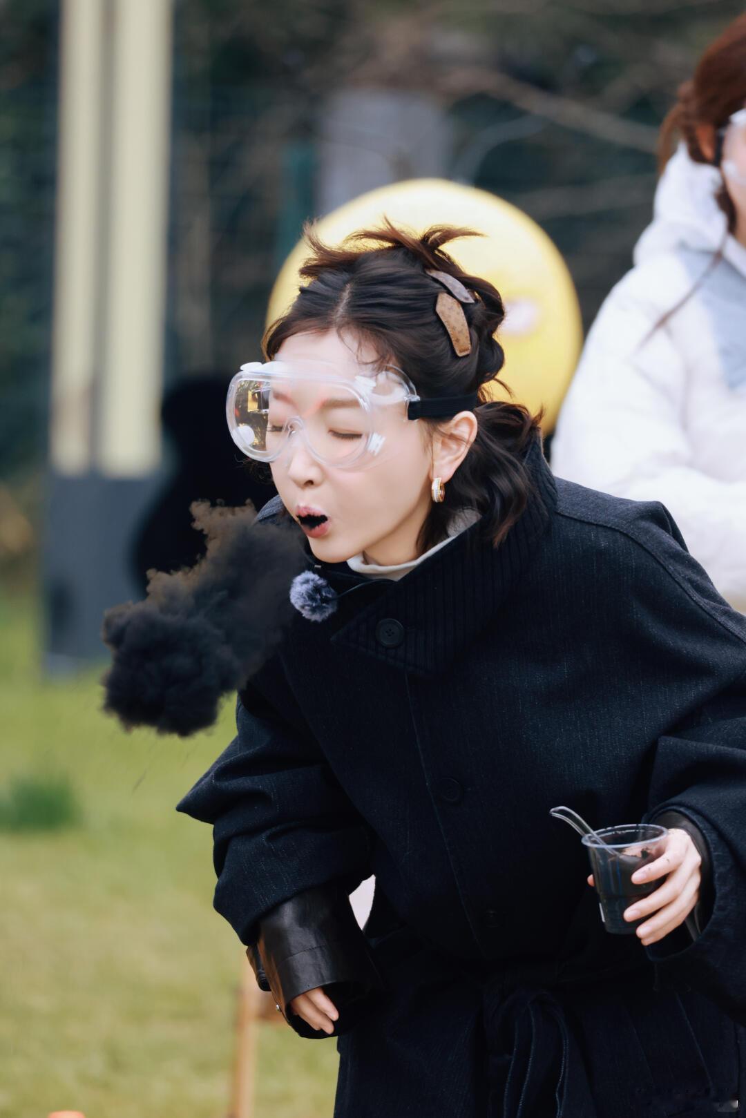 周冬雨电子案底 周冬雨的直觉简直开了挂✨，一顿乱杀式指认干脆利落，电子案底就此诞