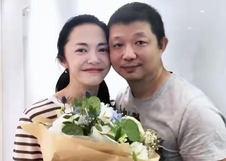 姚晨曹郁共同官宣早几年已离婚！

回顾两人情史:

2010年，两人合作《爱出色