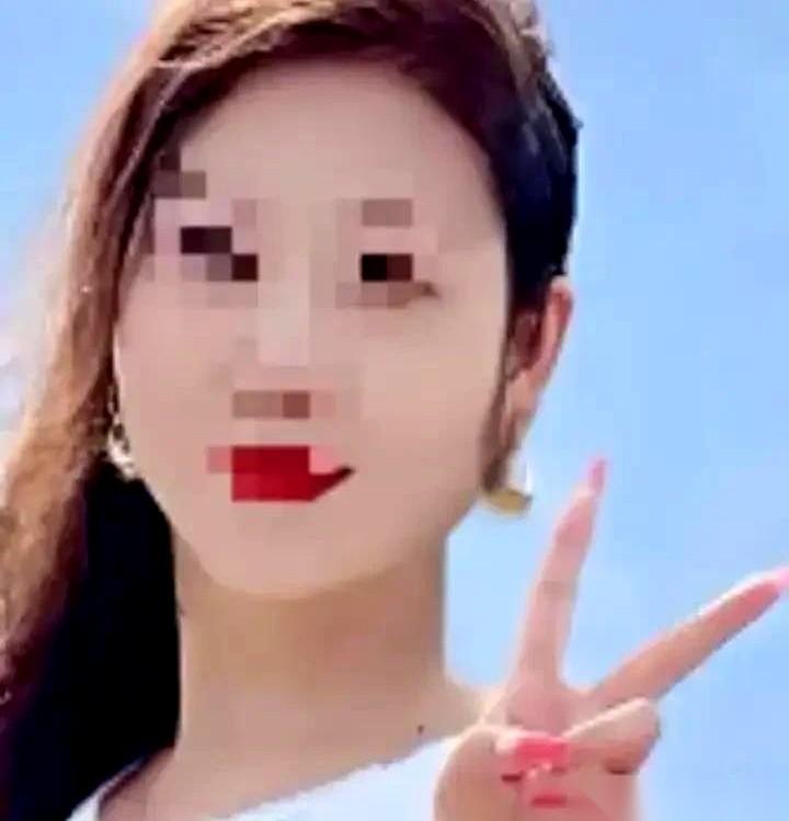 “诅咒我班学生全都得甲流”，后面还跟一句，“反正我有编制，不怕举报。”
这句话，