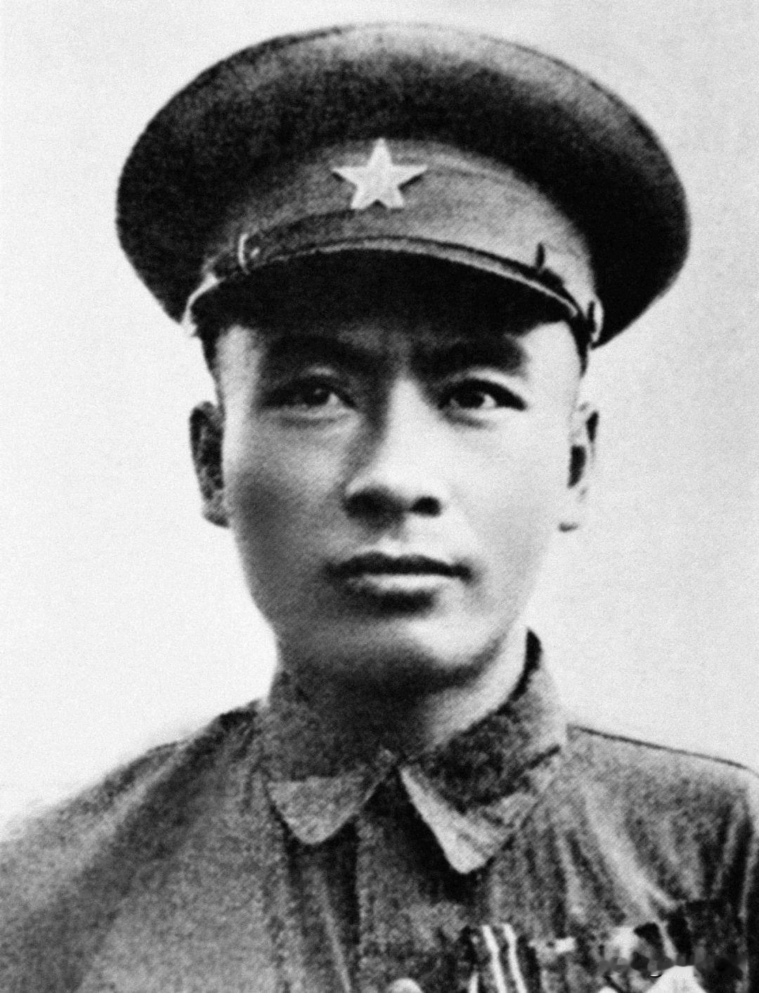 苏北农家走出的攻坚尖刀，徒手夺滚烫机枪鏖战三大决战，功成后深藏功名安稳度日
 