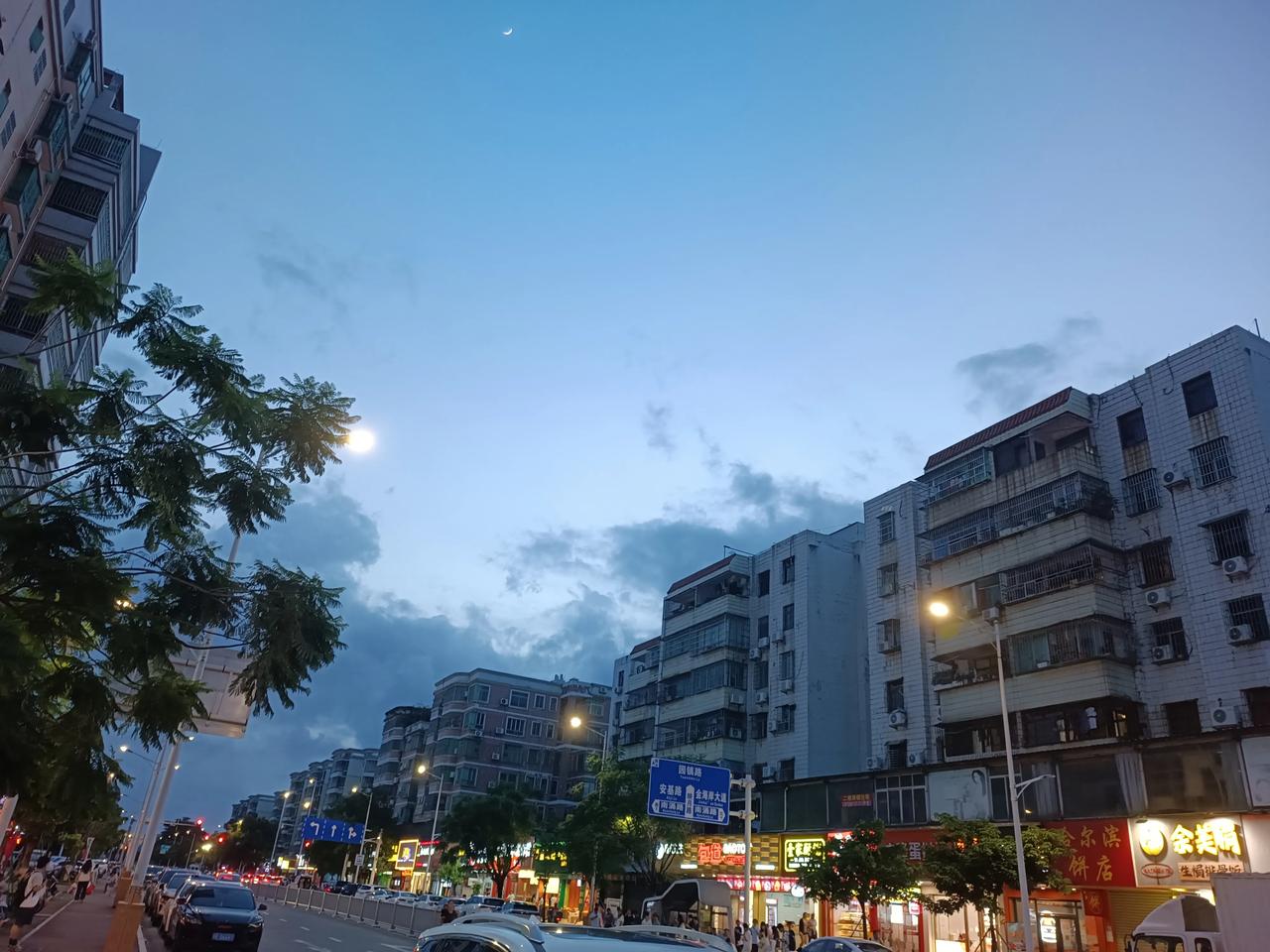 作者互动季
我以为互动就算参加活动了
所以回评友友了
但还是带上话题吧
哈哈，端