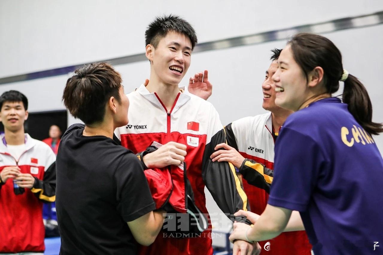 【羽毛球杂志】那些团体赛的压力与超越团体赛前和比赛期间总能接到很多球员来访。不止