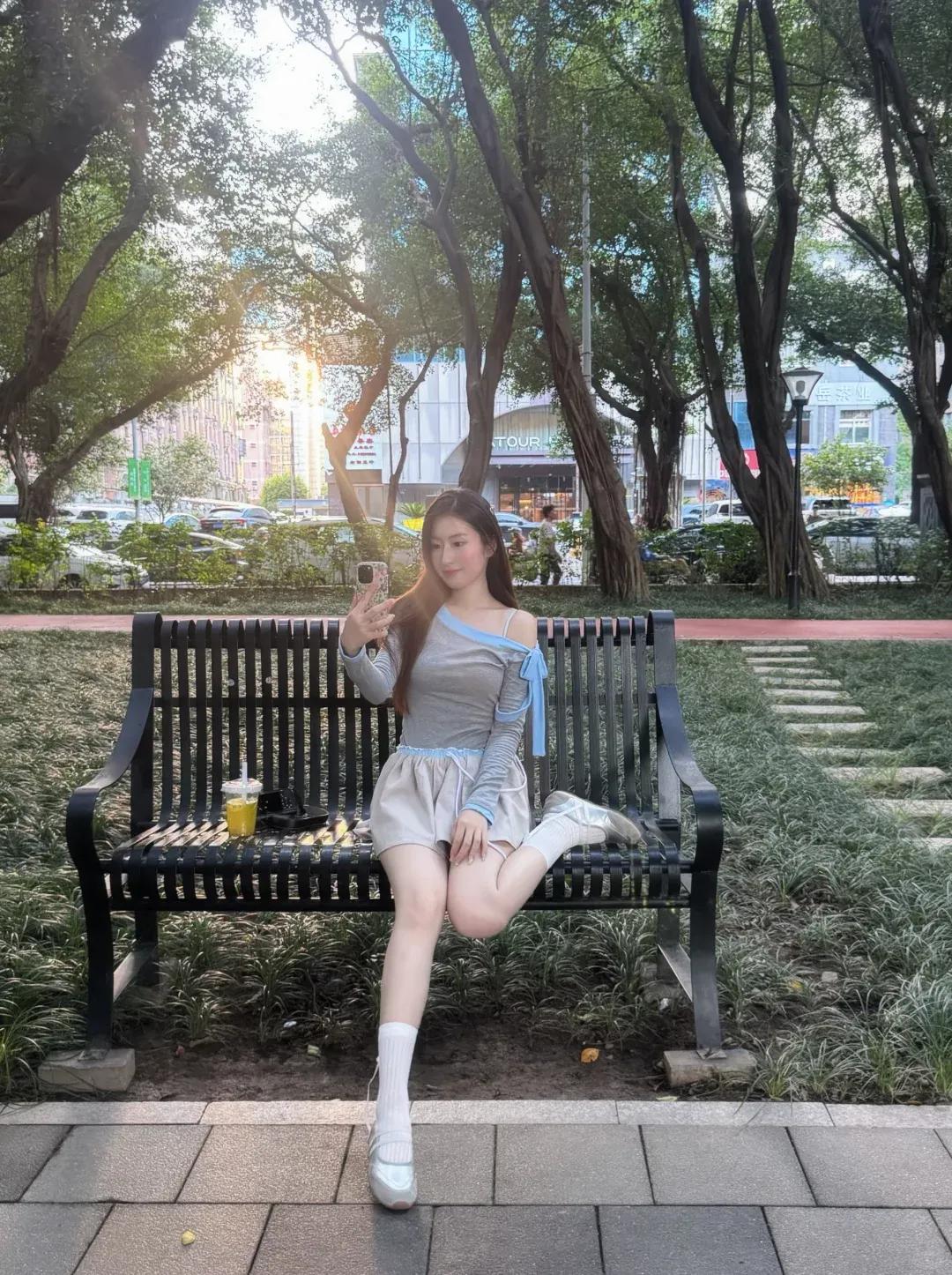 她要求恋爱期每晚必须视频通话一小时，你能坚持吗