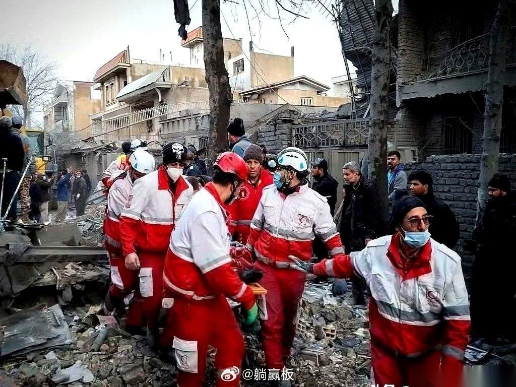 伊朗方面，拿出了一份清单。不是武器，不是战功。而是一串冰冷的数字：244名女性，