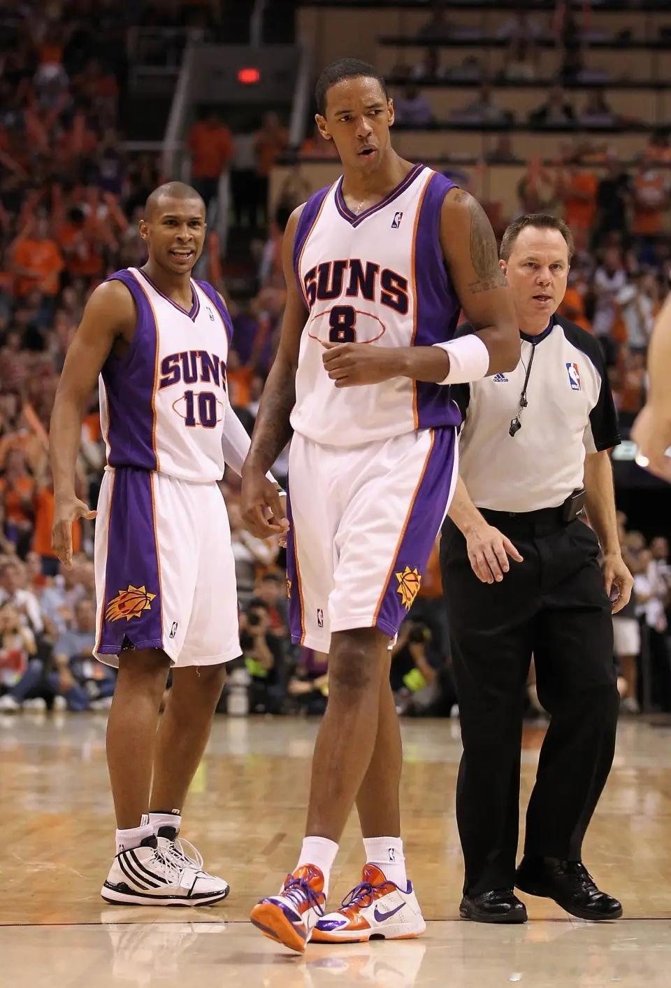 没什么意思单纯放个钱宁·弗莱在这里春晚