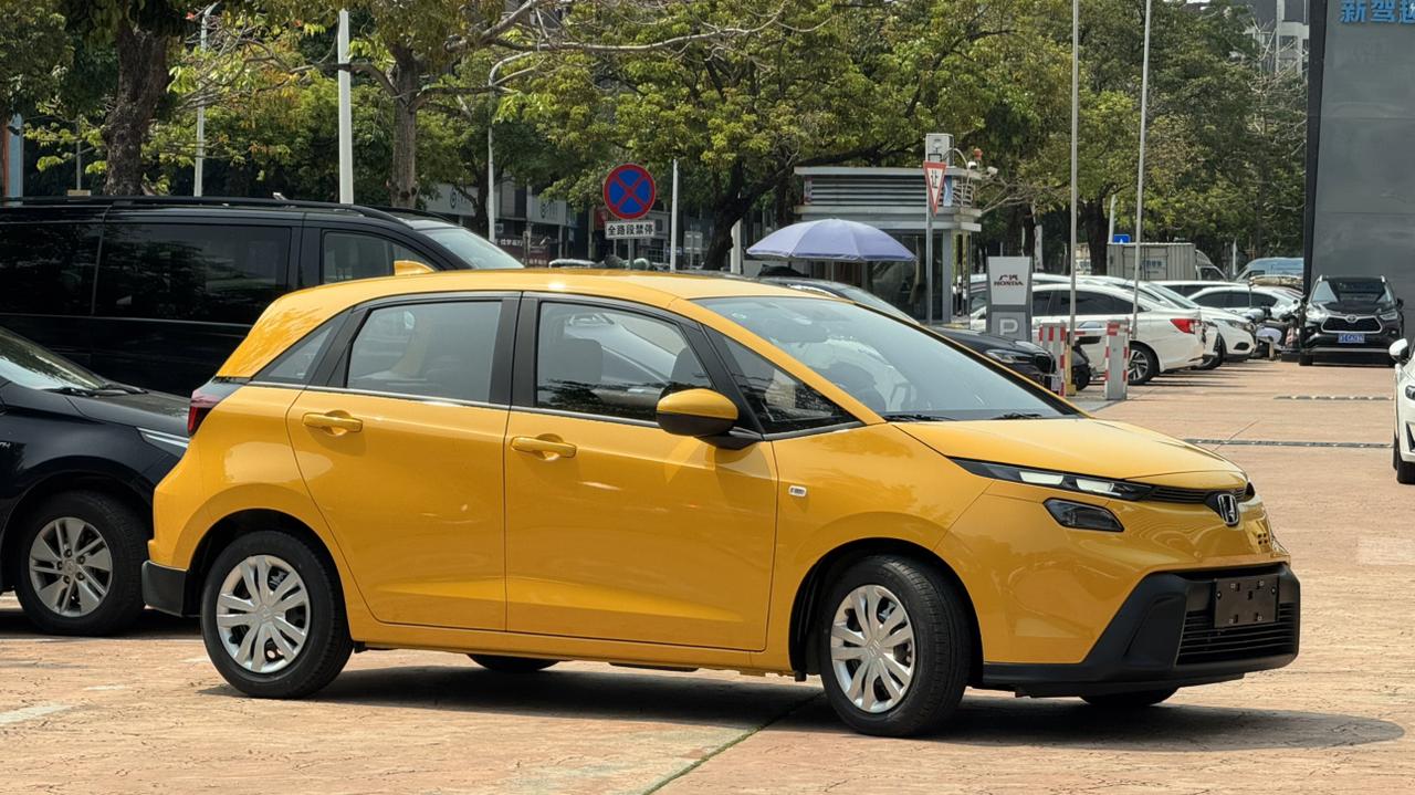 这小黄车貌似还挺好看的
可惜都卖完了…【来自懂车帝车友圈】