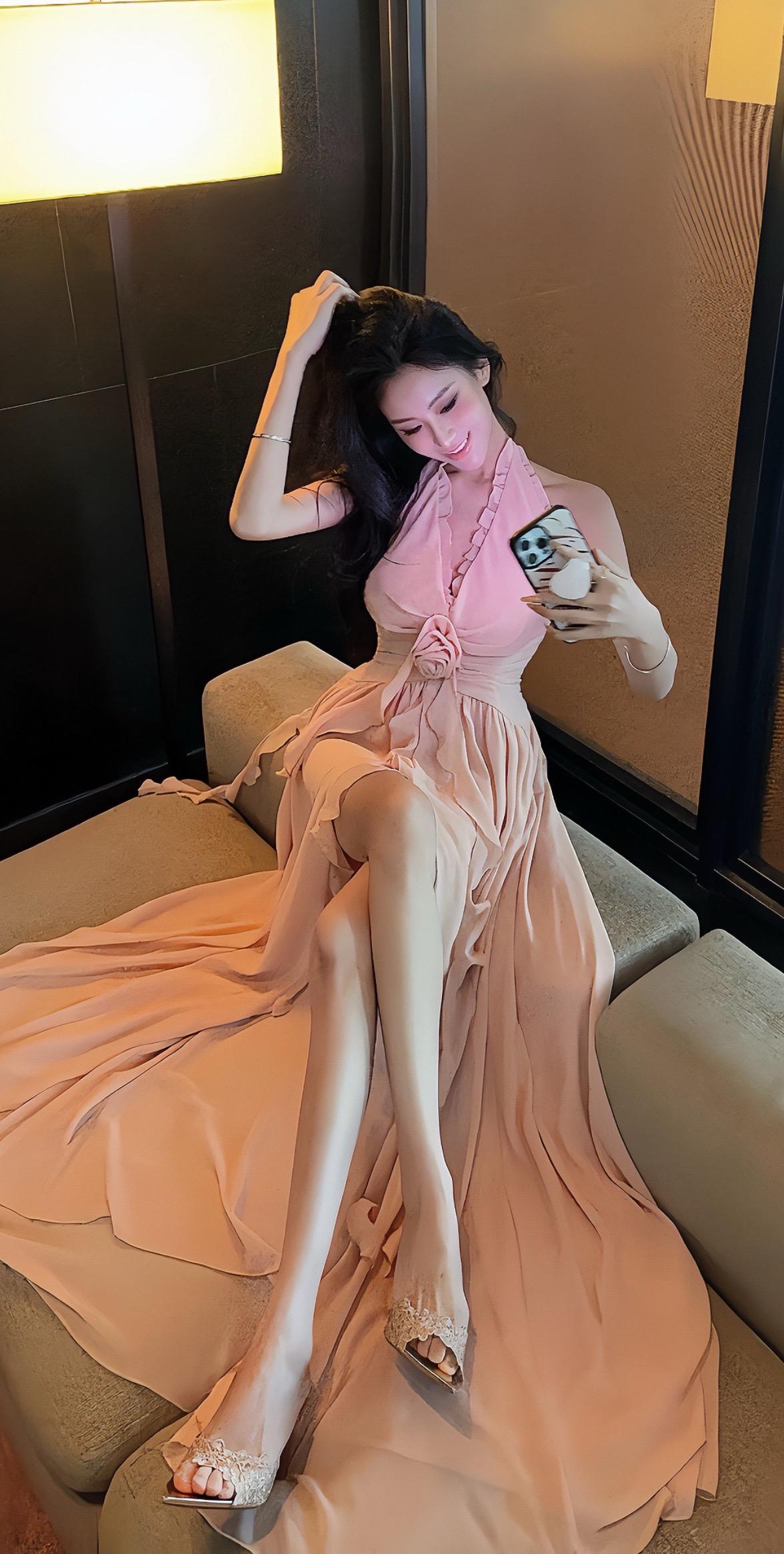 偏爱 好似有靠山。