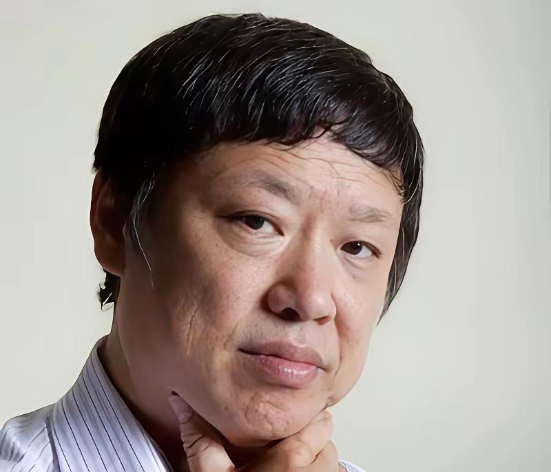 这段时间晚节不保的胡锡进被王月眉饭局一事搞的焦头烂额，南京大学汤家凤教授却死咬着