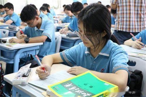 中考后回头看，发现初一踩了很多坑！

1、人际关系别看得太重，很多人一毕业就不联