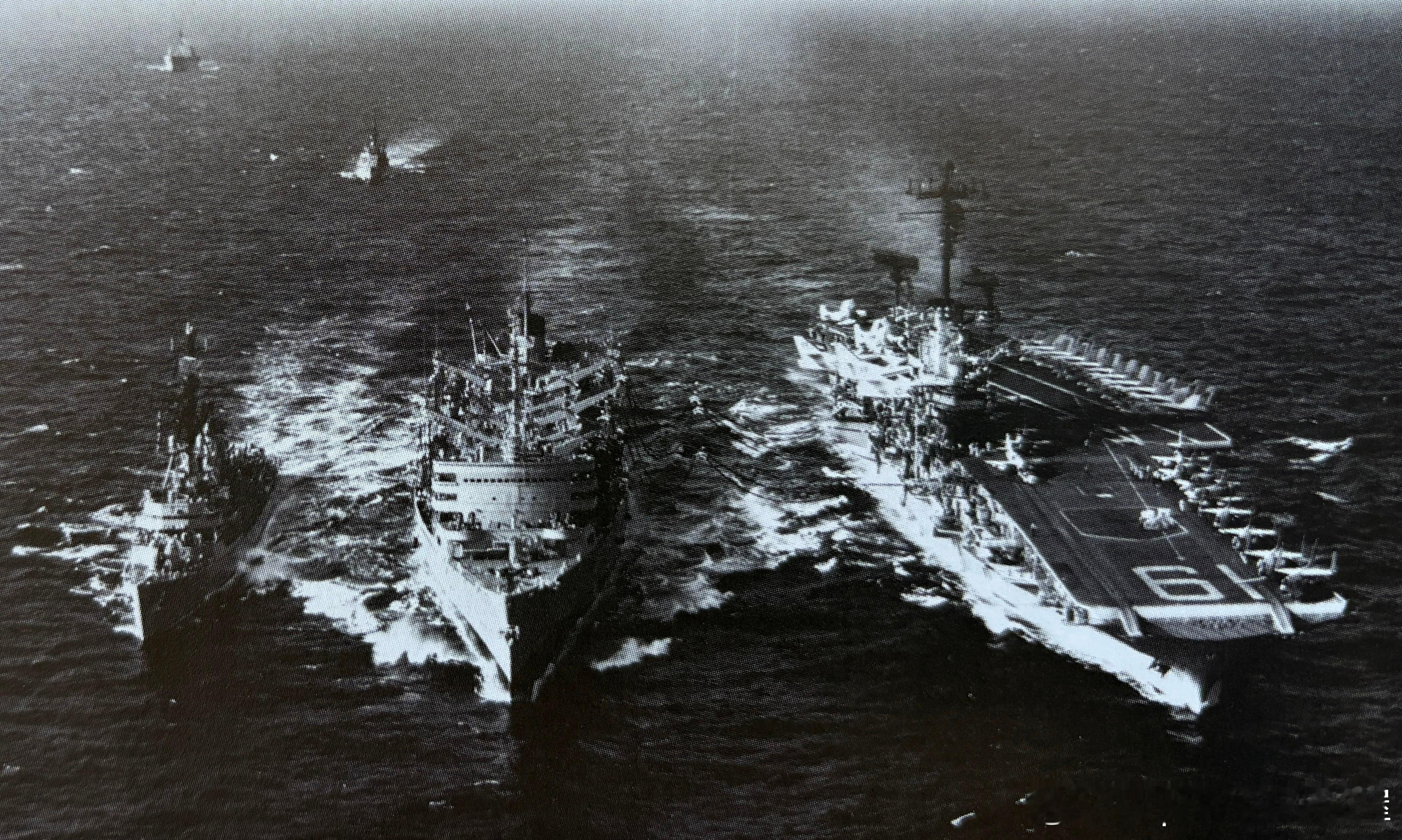 1965年10月1日美国航空母舰CVA-19 USS Hancock汉考克号从高