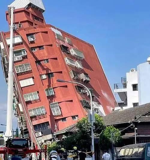 日本发生7.8级地震，
我朋友可能准备要回国了。
这次发地震是日本的青岛县，朋友