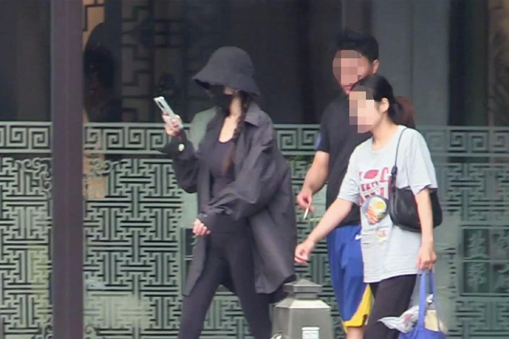 杨幂被拍到不是去工作就是在健身 ​​​