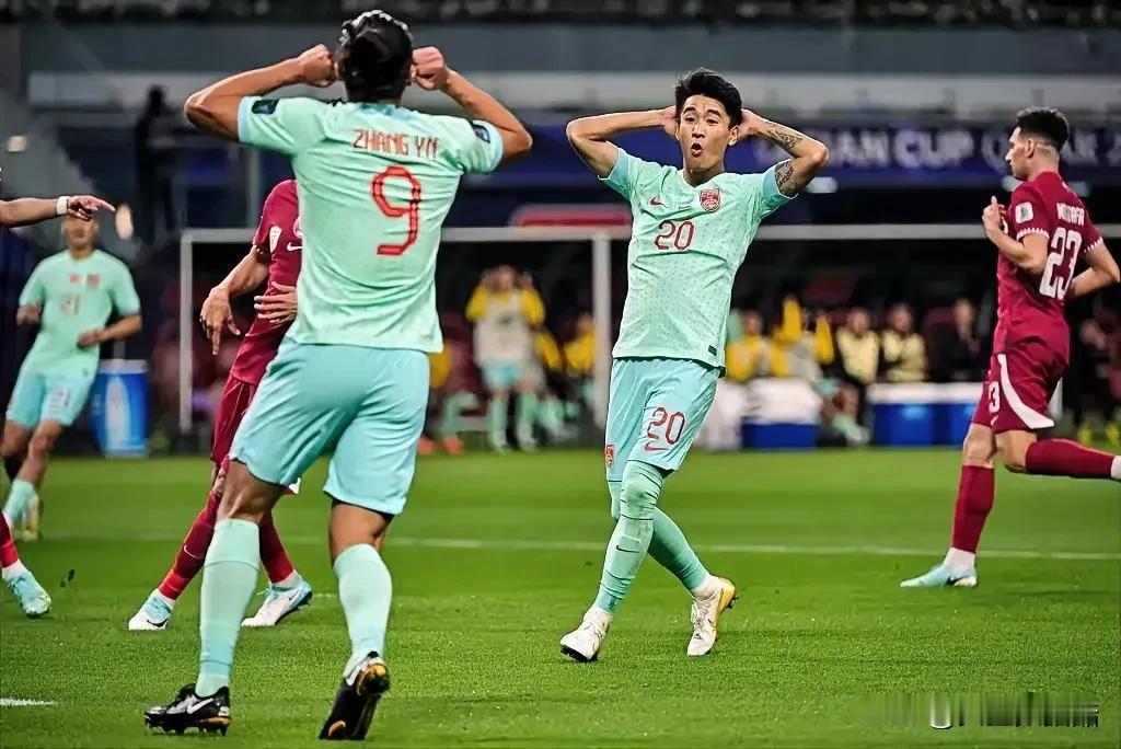 亚洲杯中国0-1不敌卡塔尔，历史第四次止步小组赛，0胜2平1负（进0球失1球），