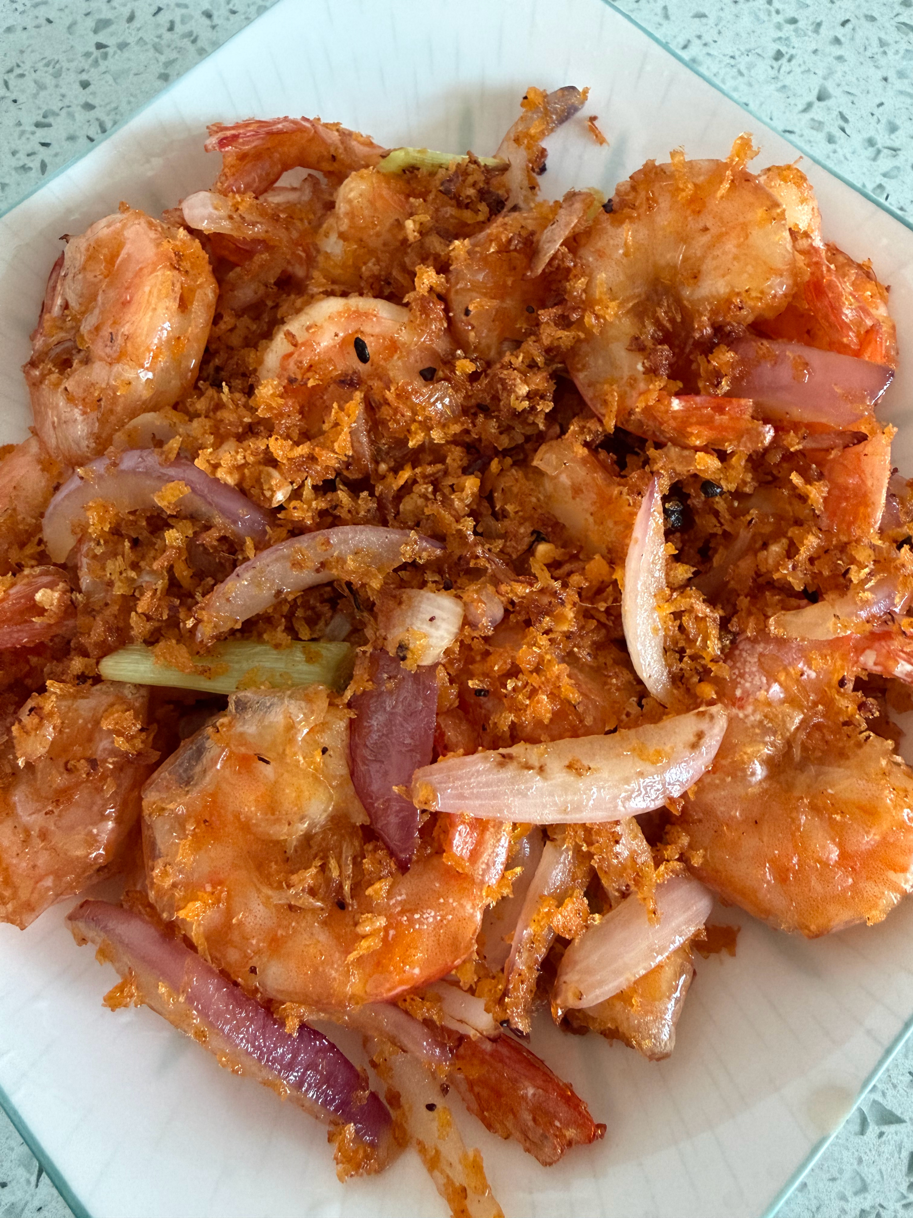 又学会了一个大虾做法，避风塘炒虾，好吃😋 