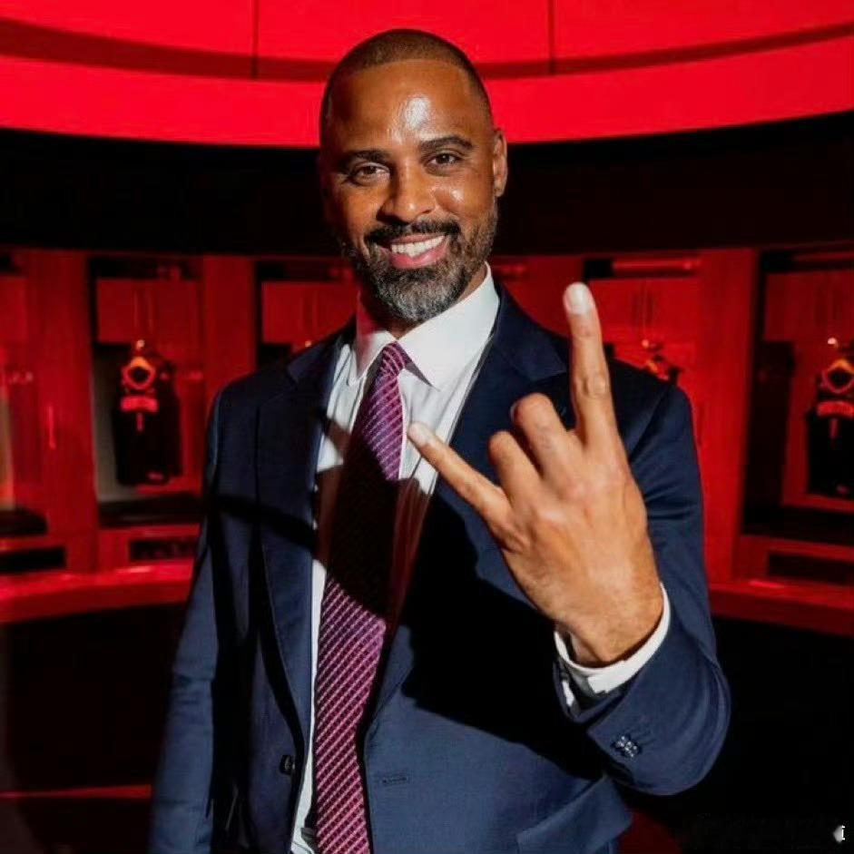 乌度卡暂停留到下一场 乌度卡最后时刻除了一个挑战失败，没有尽到一个教练的责任和义