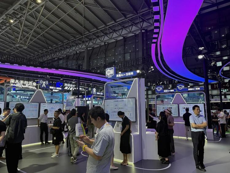 AI全产业链投资C位盘点最近AI是真的火出圈了，政策力挺，技术也在嗖嗖往前跑，好