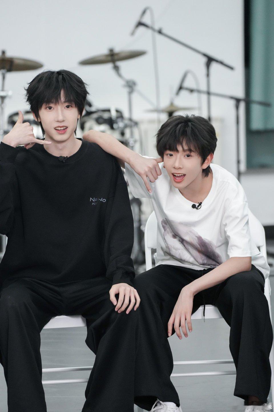 杨博文陈浚铭又报4中4杨博文陈浚铭再报4中4 杨博文陈浚铭又报4中4简直不要太优