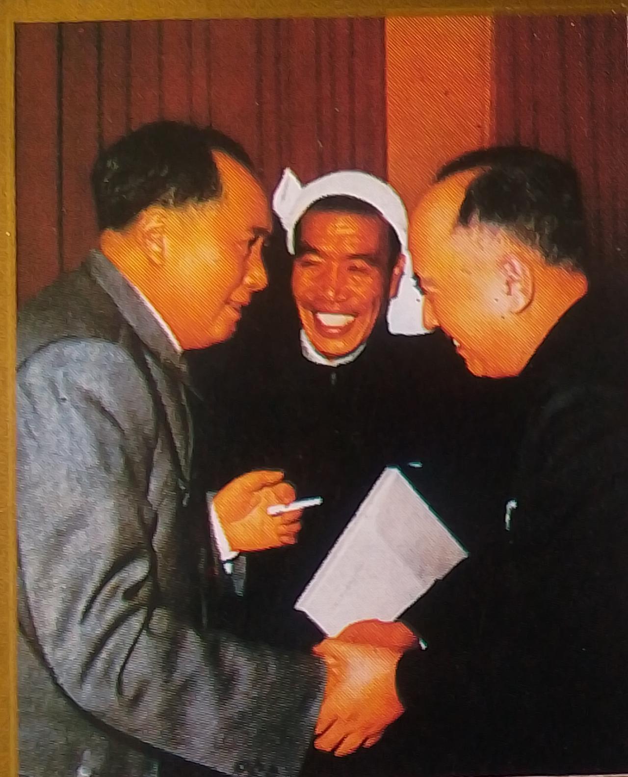 中国共产党为啥选择了社会主义而不搞资本主义，中国人民为啥拥护社会主义，而反对资本