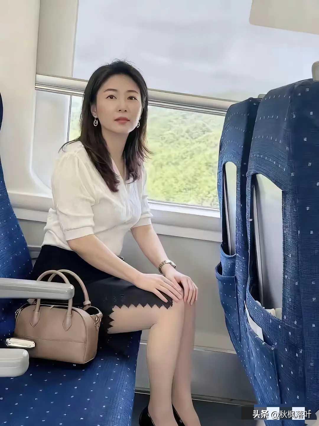 哎，生活不易啊
四十多岁了还的出差挣钱