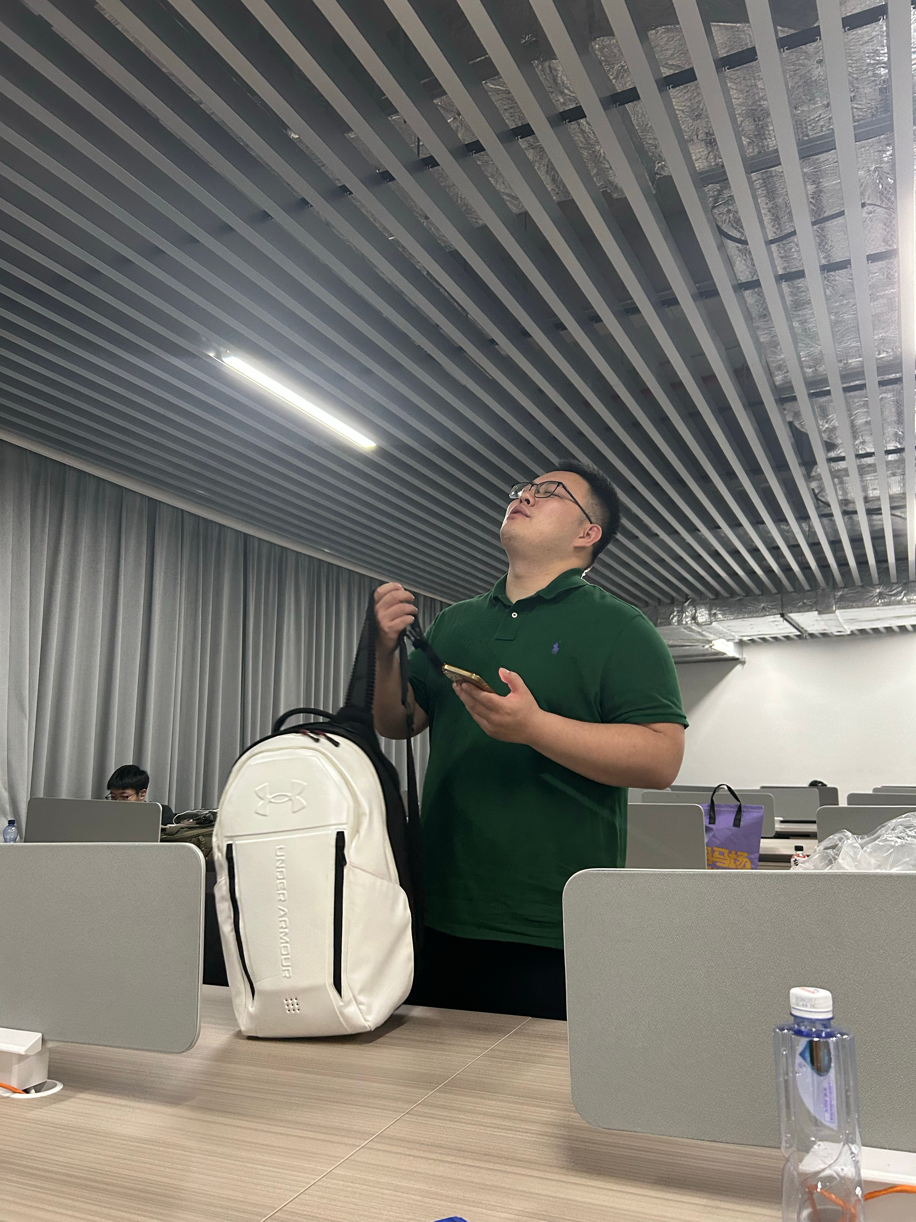 职业篮球赛场上，经验这东西看不见摸不着，虚无缥缈，但它确实存在。京沪大战G2，北