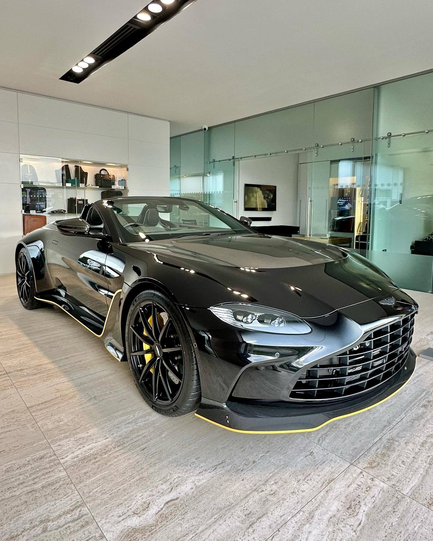 阿斯顿马丁 V12 Vantage Roadster#阿斯顿马丁[超话]##阿斯