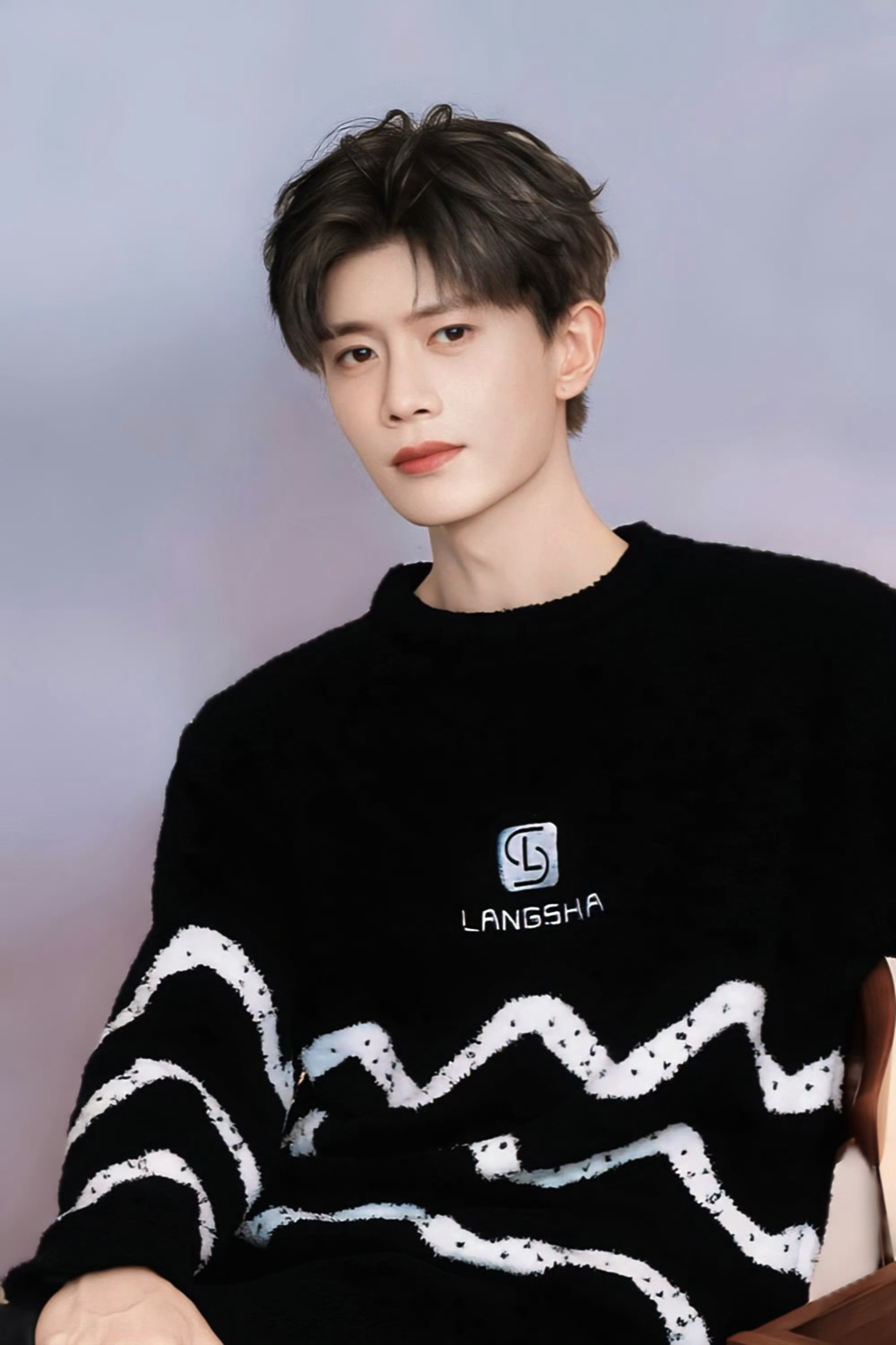 任嘉伦  掌控潮流 他们叫我Fresh Boy新的风格被我们来开拓不如在镜头前表