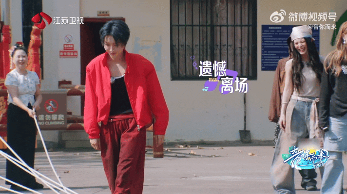 刘雨昕跳大绳过了半个终于找到刘雨昕不擅长的东西全能刘雨昕也有小短板，跳大绳只过半