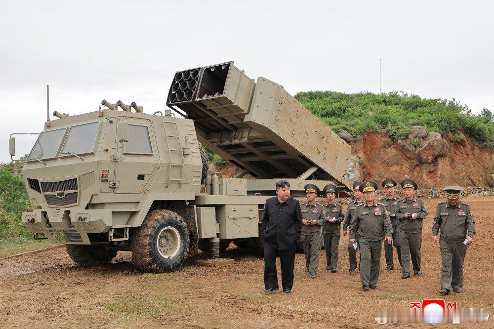 朝鲜进行新型武器系统试射。金正恩亲自观摩，并对本次试验取得的成果予以高度评价。 