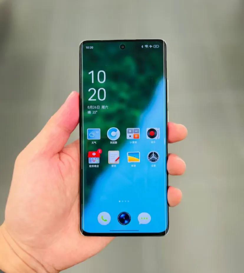 难怪大家都在说OPPO和一加是一家人!
一台OPPOReno10Pro，一台一加